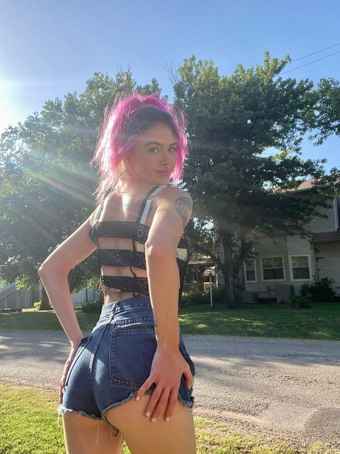 View wynterdaze (Wyn) OnlyFans 55 Photos and 7 Videos gallery 

 picture 2