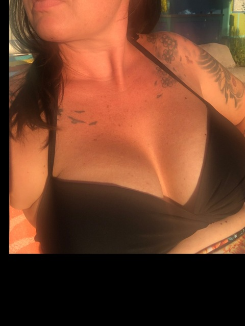 x-wifes-club OnlyFans Leaked Photos and Videos 

 picture 2