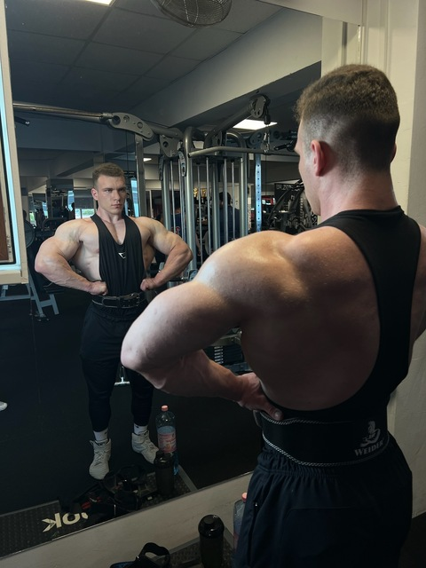 View XanderMuscle (xandermuscle) OnlyFans 6 Photos and 1 Videos gallery 

 picture 2