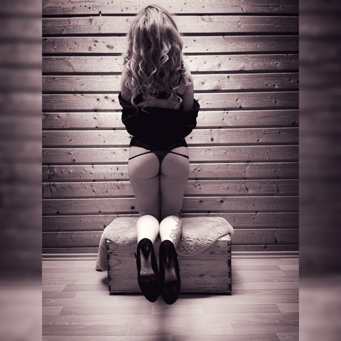 View xandraprinz123 OnlyFans videos and photos for free 

 picture 2