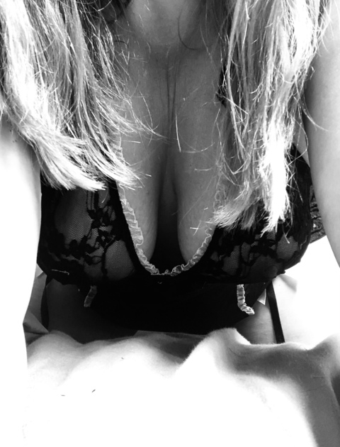 Download xjuicypeachx OnlyFans content free 

 picture 2