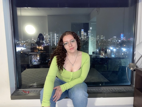 xlynn77 OnlyFans Leak (33 Photos and 1 Videos) 

 picture 2