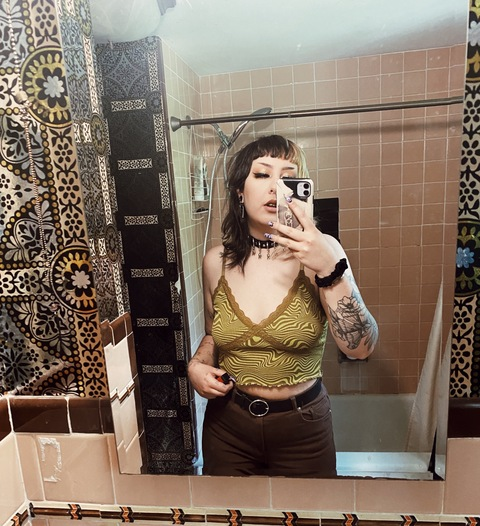 xoejade (Xoe Jade ♡) OnlyFans Leaks 

 picture 2