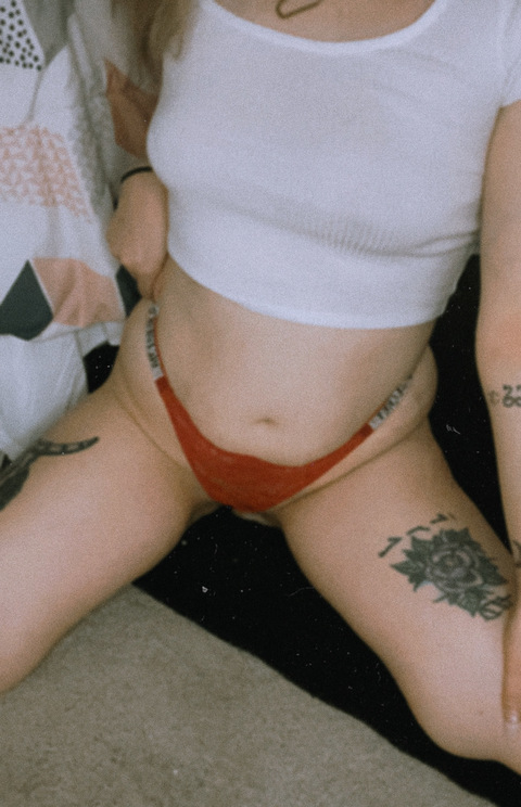 Download xoxo-ash OnlyFans content free 

 picture 2
