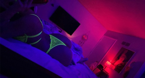 xoxonaomiii (Naomi) OnlyFans content 

 picture 2