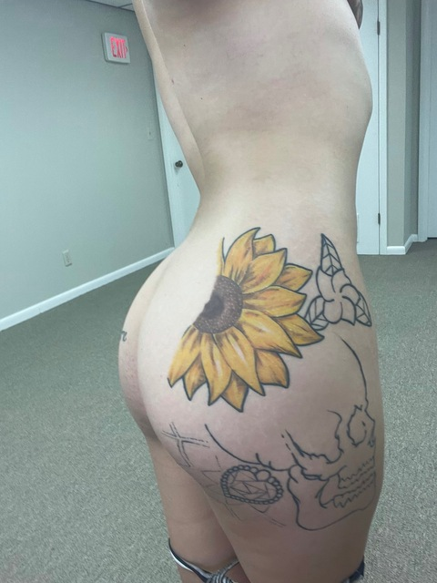 xoxostellaa (stella) OnlyFans Leaks 

 picture 2