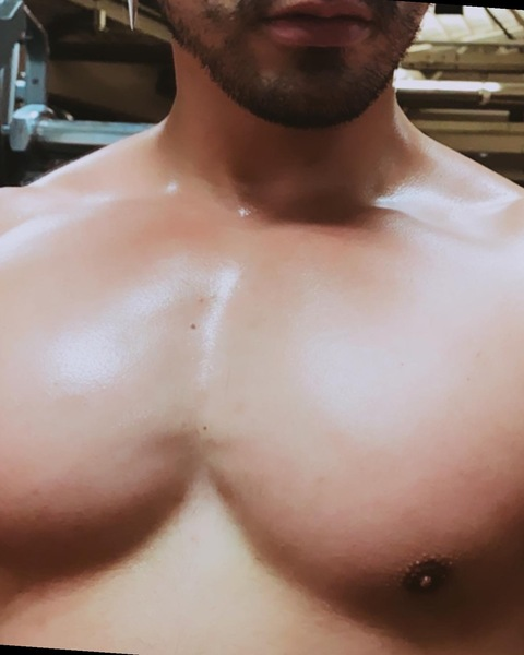 Onlyfans leaks xx_vee 

 picture 2