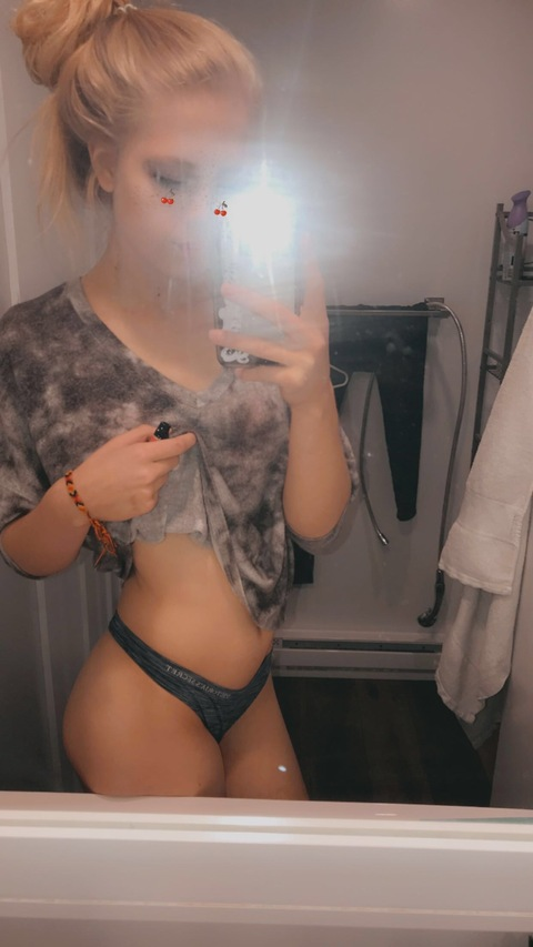 View xxblondebaby21 (Blondebaby21) OnlyFans 54 Photos and 6 Videos leaks 

 picture 2