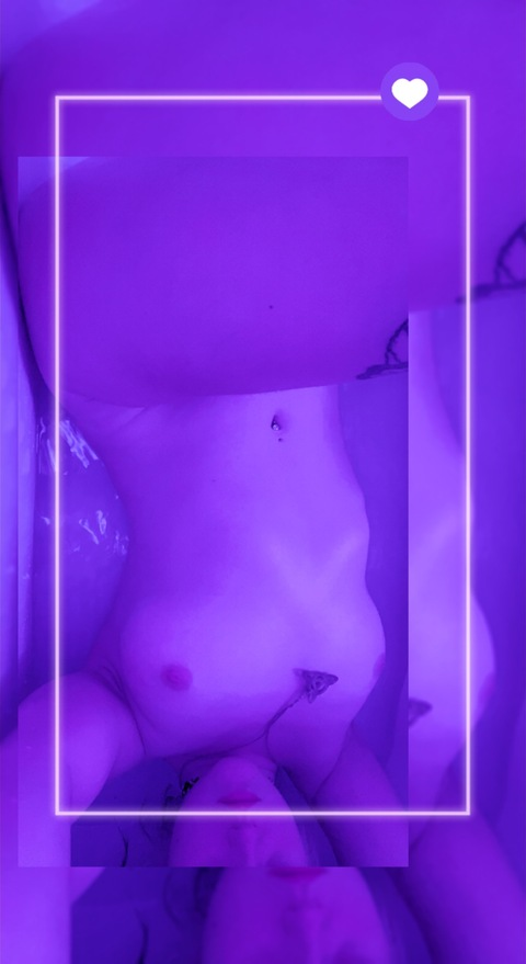 xxchronicbabexx OnlyFans Leaked (45 Photos and 7 Videos) 

 picture 2