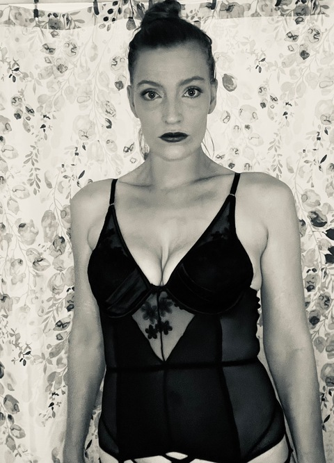 @xxenia95 leaks Onlyfans content for free 

 picture 2