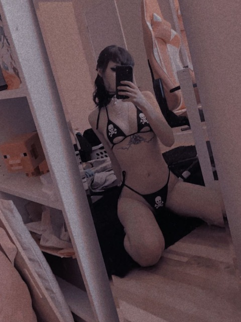 Onlyfans free xxgothbimboxx 

 picture 2