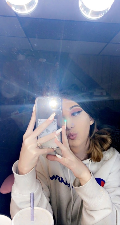 xxxkenziewalker OnlyFans Leaked 

 picture 2