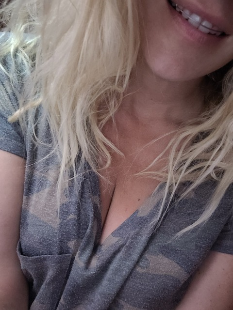 Onlyfans free content xyourdirtyslutx 

 picture 2