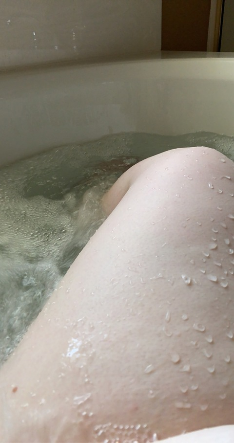 View xyukimoox OnlyFans content for free 

 picture 2