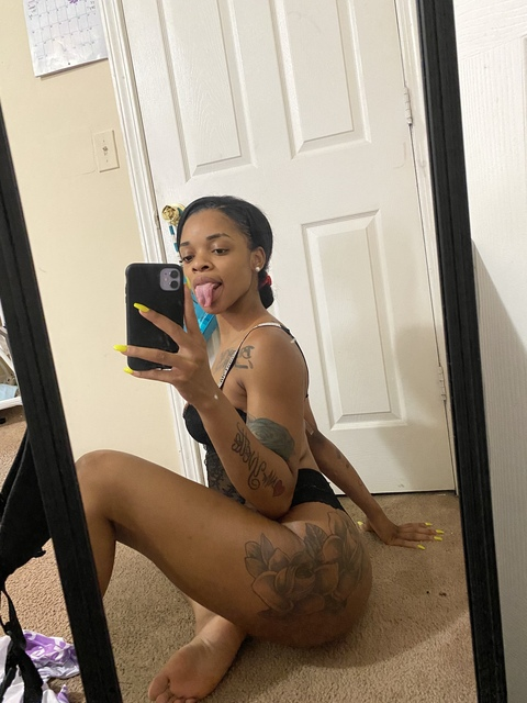 yaitsteetee (Twerk queen) OnlyFans Leaks 

 picture 2