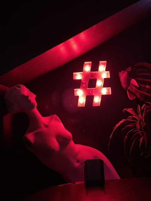 View Yaretzi (yaretzidelaluna) OnlyFans 34 Photos and 9 Videos gallery 

 picture 2