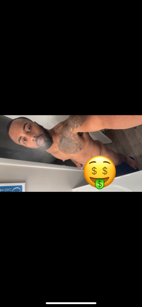 yeaohok27 (daddydarius27) OnlyFans Leaked Pictures & Videos 

 picture 2