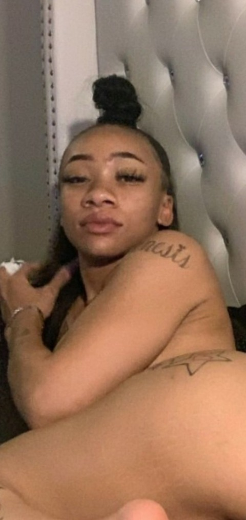 yellamaae (Yellamaee) OnlyFans content 

 picture 2