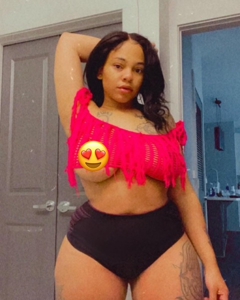 View YELLASuperStar (yellasuperstar) OnlyFans 6 Photos and 6 Videos for free 

 picture 2