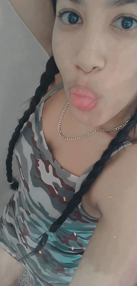 View yennyfer OnlyFans content for free 

 picture 2