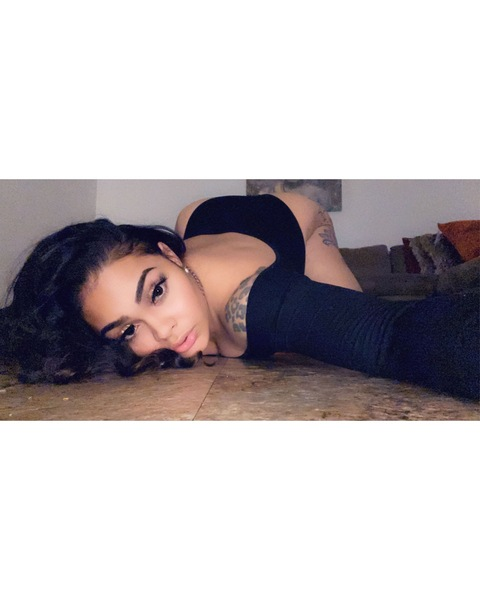 View yofaveyella OnlyFans content for free 

 picture 2