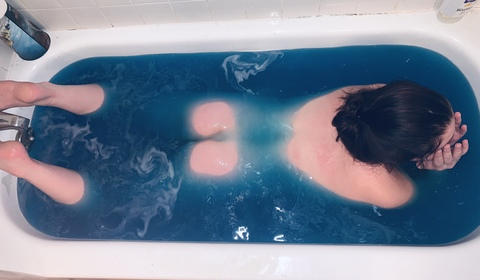 View yogurlnextdoor1994 OnlyFans content for free 

 picture 2