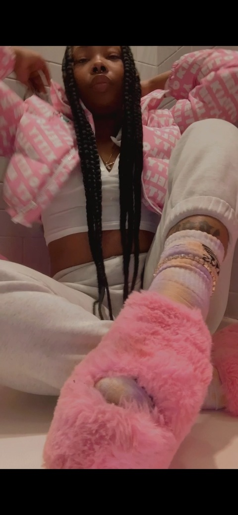View yonnieyonnie OnlyFans videos and photos for free 

 picture 2