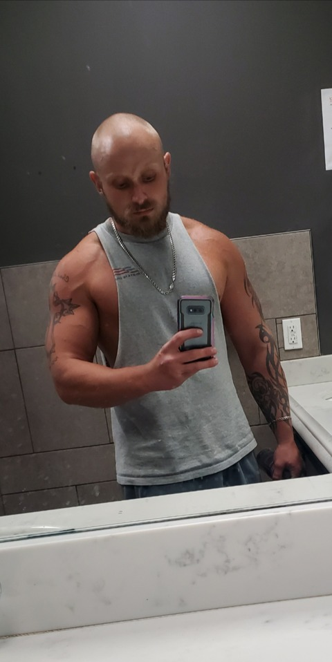 View youevenlift (Dewey) OnlyFans 2 Photos and 0 Videos for free 

 picture 2