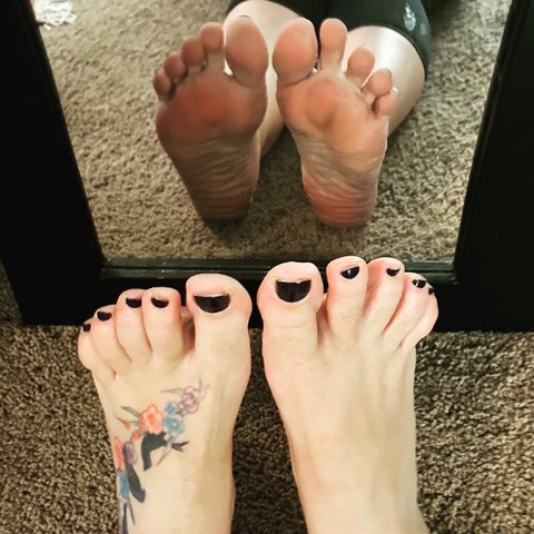 youlovemyfeettrample (Feet In Your Face Love) free OnlyFans Leaked Pictures & Videos 

 picture 2