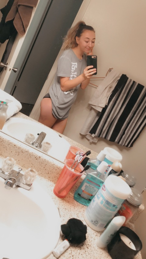 Download youngmom54 OnlyFans content free 

 picture 2