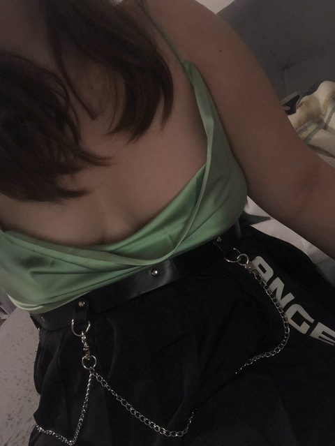 your_angevil OnlyFans Leak (2 Photos and 5 Videos) 

 picture 2