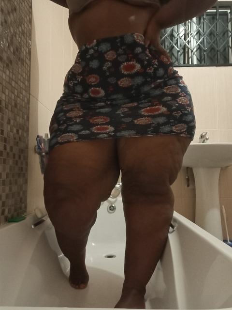 Onlyfans free content yourfav.bbw 

 picture 2