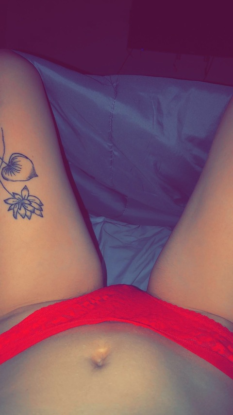 yourfav2 (tay) OnlyFans Leaks 

 picture 2