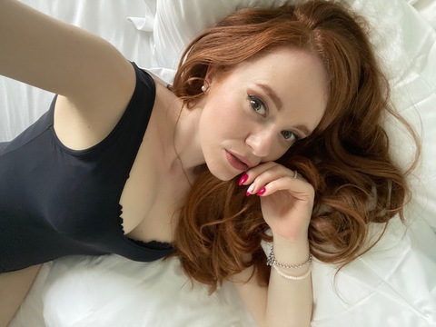 yourfavouritered (Marina) OnlyFans Leaks 

 picture 2