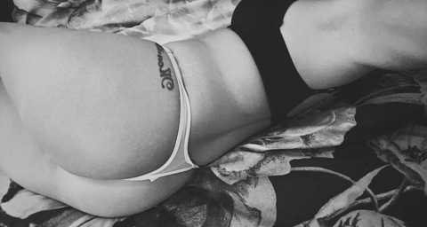 yourhotmomnextdoor OnlyFans Leak 

 picture 2