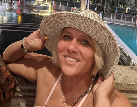 Get Free access to yourmomnextdoor (TheMomNextDoor) Leak OnlyFans 

 picture 2
