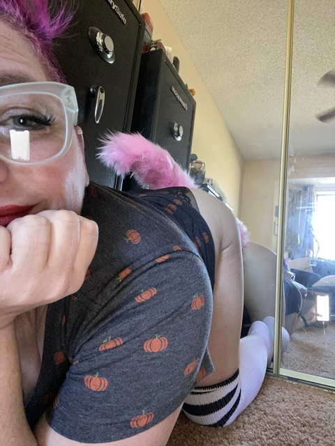 Free access to yourmrsrobinson (MrsRobinson) Leaks OnlyFans 

 picture 2