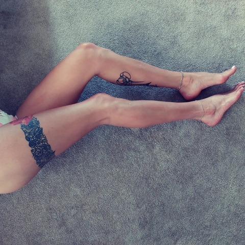 Onlyfans free content yulsfeetqueen 

 picture 2