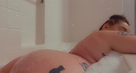 View yumililbrat OnlyFans content for free 

 picture 2