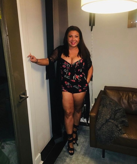 View Yvette Yvonne (yvetteyvonne) OnlyFans 66 Photos and 24 Videos gallery 

 picture 2