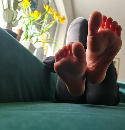 Get Free access to @zahraquinnoffical (Queen ZAHRA👣😛) Leaks OnlyFans 

 picture 2