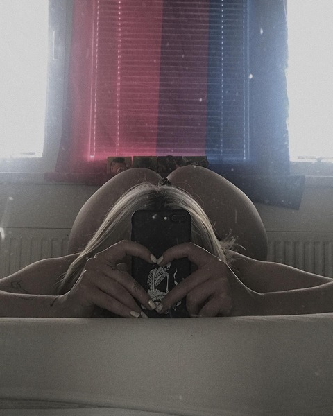 Download zesnu OnlyFans content for free 

 picture 2