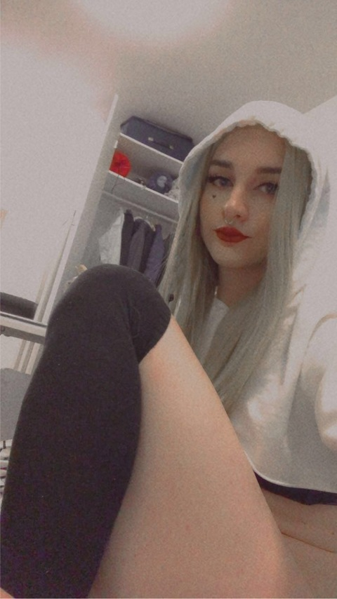 zoeyssecret OnlyFans Leak 

 picture 2
