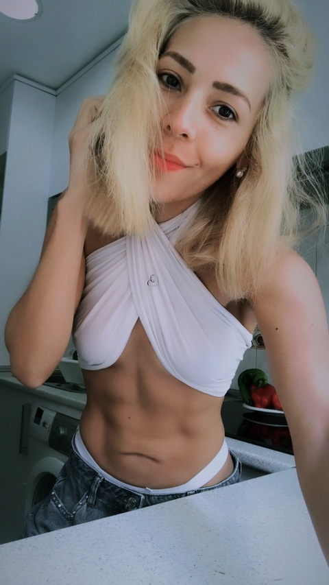 zoryacosta OnlyFans Leak 

 picture 2
